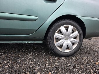 Prodám velmi zachovalý Renault Thalia 1,2i - 11