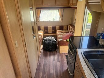 Predam 5 miestny karavan dovoz gb rv. 2005 - 11