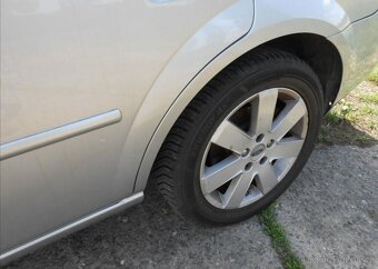 Ford Mondeo 1,8 92 kW Digiklima Serviska benzín - 11