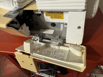 Coverlock Bernina 009DCC - TOP stav - 11