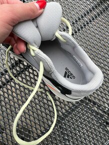 Yeezy Boost 700 - vel. 38 - 11