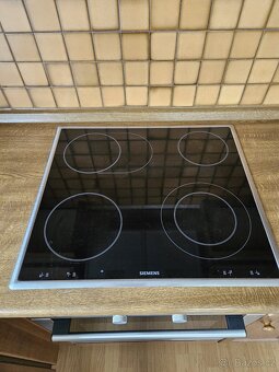 Masivní kuchyňská linka z Německa se spotřebiči - 11