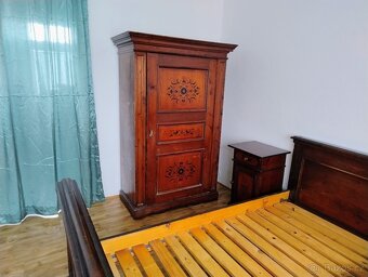 Starožitný nábytek - 11