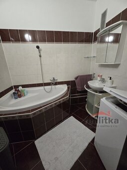 Pronájem bytu 3+1 s lodžii, Opava, ul. Slámova - 11