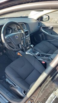 Volvo v40 - 11