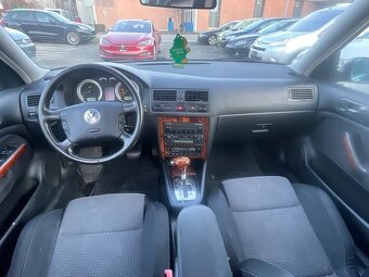 VW Bora Variant 1.8 Turbo Highline - 11