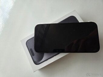 Prodám iPhone 15 pro 128GB Black Titanium - 11