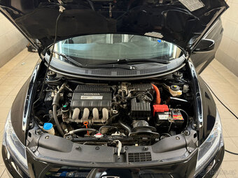 Honda CR-Z 1.5 i-VTEC Hybrid GT TOP (2013) - 11