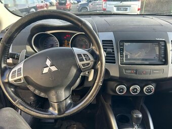 Mitsubishi Outlander,2.4 4x4 7 míst max. výbava - 11