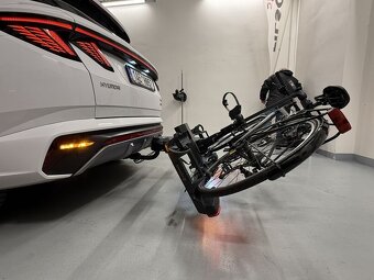 Nosič na tažné na 2 elektrokola s led dynamickými světly - 11
