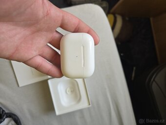 Airpods Pro 2. generace s USB-C - 11