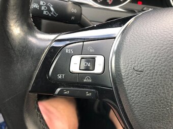 Volkswagen Golf VI 1,6 TDI 77 KW Highline Plný servis - 11