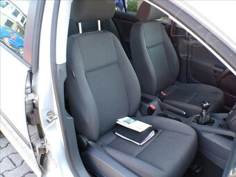Volkswagen Golf 1,4 i Trend,klimatizace - 11