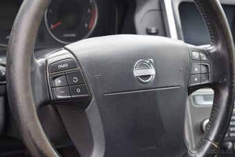 Volvo XC60 D5 2.4D 4X4/TAŽNÉ/AUT/NEJEDE/ - 11