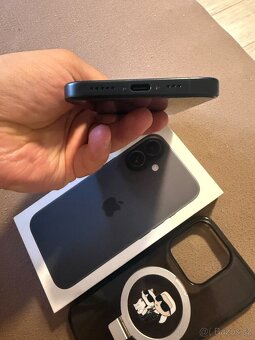 iPhone 16 - 11