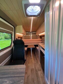 Obytný, předváděcí VW Crafter 4motion - 11
