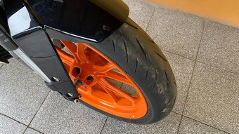 KTM DUKE 390 / ABS / 2x klíč / PĚKNÁ / doplňky/ po majitelce - 11