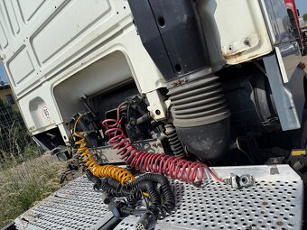 Prodám veškeré díly z tohoto vozu DAF XF 105 plné  funkční - 11