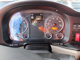 Kolový otočný bagr Volvo EW 210 D - 11