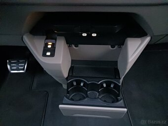 Volkswagen Multivan 2,0 TSI 150kW LONG STYLE - 11