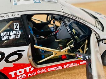 Peugeot 206 WRC AUTOart 1:18 - 11