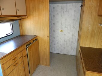 Dvouosý karavan Wilk Stern de luxe - 11