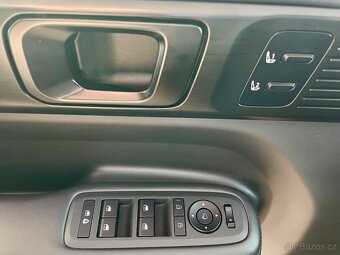 Hyundai Santa Fe HEV 1,6T-GDi 158kW Calligraphy - 11