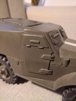 Krásný starý model obrněného vozidla, dřevo+kov - 11
