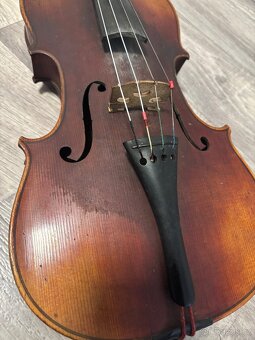 Housle - 11