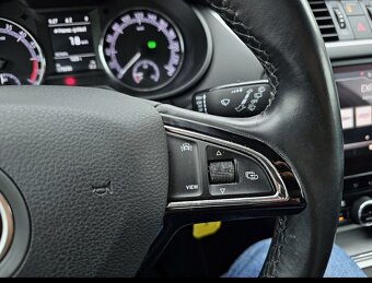 ROLOVACI KOLECKA NA MULTIFUNKCNI VOLANT - 11