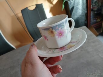 Set hrnků s podšálky - 11