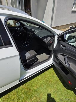 Ford Mondeo 1.6 nafta r.v.2012 - 11