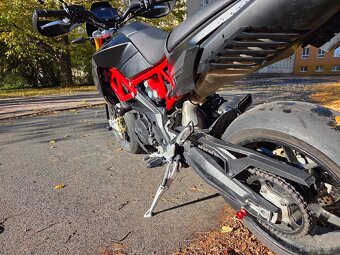 Aprilia Dorsoduro 900 - 11