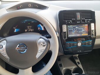 Nissan LEAF, střešní solar - 11