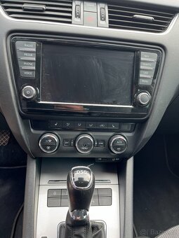 ŠKODA OCTAVIA STYLE 2.0TDI 110KW DSG - 11