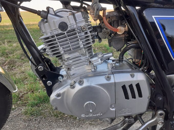 Suzuki GN 125 - 11