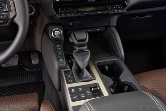 2025 TOYOTA LAND CRUISER HYBRID 4WD - 11