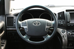 Toyota Land Cruiser 200 4.5 D4-D Luxury / 210 kW / Tažné - 11
