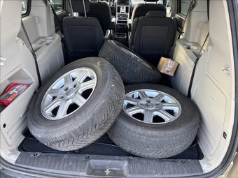 Chrysler Grand Voyager 2,8CRD Touring,02/2011 - 11