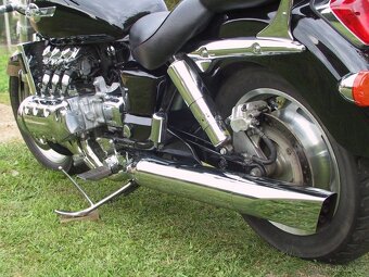 Honda GL 1500/6 Valkyrie - 11