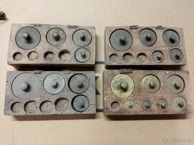 Prodam mosaznou ceduli + psaci stroj - 11