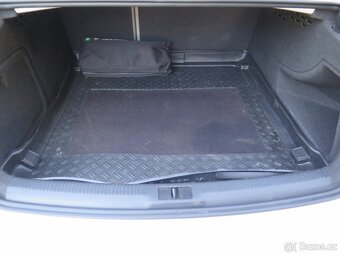 A4 2,0 TDI S LINE - 11