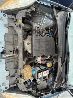 Fiat punto 2010 1.2 benzín - 11