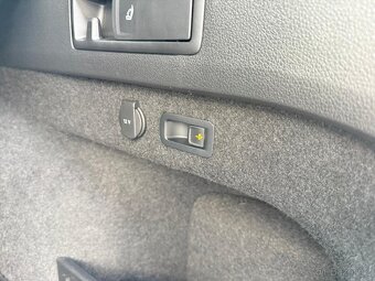 VW Passat B8 Variant 2.0 TDI 110kW DSG - záruka Autodraft - 11