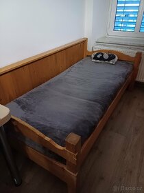Dřevěná, dětská postel z masivu - 11