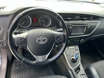 Toyota Auris 1.8 VVT-i HYBRID 1.MAJITEL KAMERA VYHŘ.SEDADLA - 11