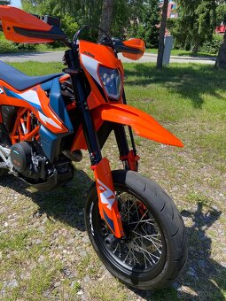 KTM 690 SMC-R 2023 A2 - 11