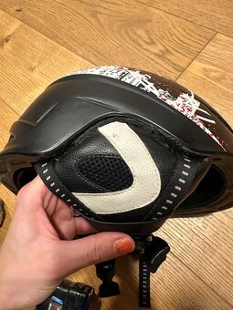 Lyžařská přilba s brýlema vel. L - 11