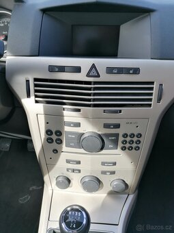 Opel Astra 1.4 16V GTC - 11
