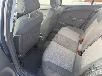 OPEL ASTRA H 1,6 16V 85kW rok 2011 - 1.majitel - 31000km - 11